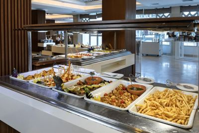 Buffet restaurant hot dishes at El Mouradi Palace
